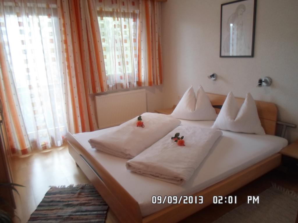 Haus Kroell Elisabeth Apartman Zell am Ziller Szoba fotó